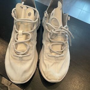 Nike Light Gray Athletic Shoes